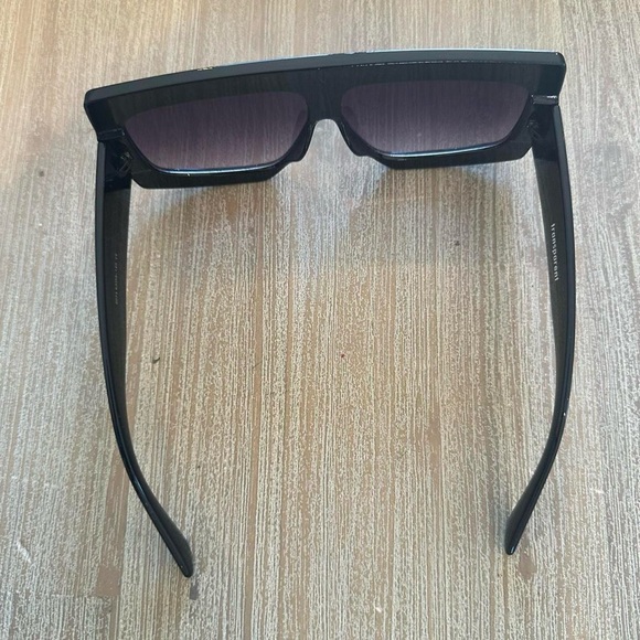 Transparent Women’s Black Sunglasses - Picture 4 of 5
